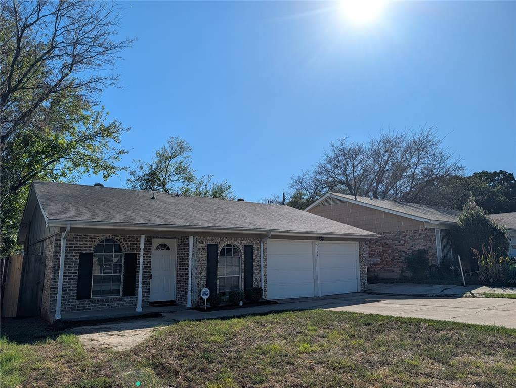 5124 Sears Drive, Fort Worth, TX 76105 5124 Sears Drive, Fort Worth, TX 76105