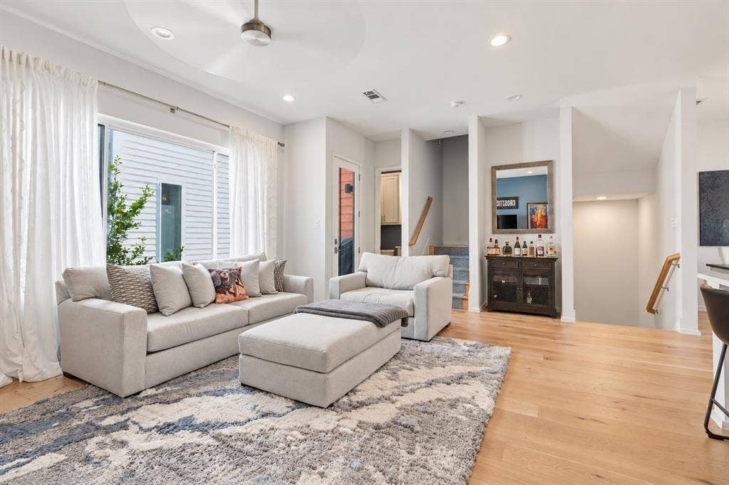 5923 Hudson Street, #103, Dallas, TX 75206 5923 Hudson Street, #103, Dallas, TX 75206