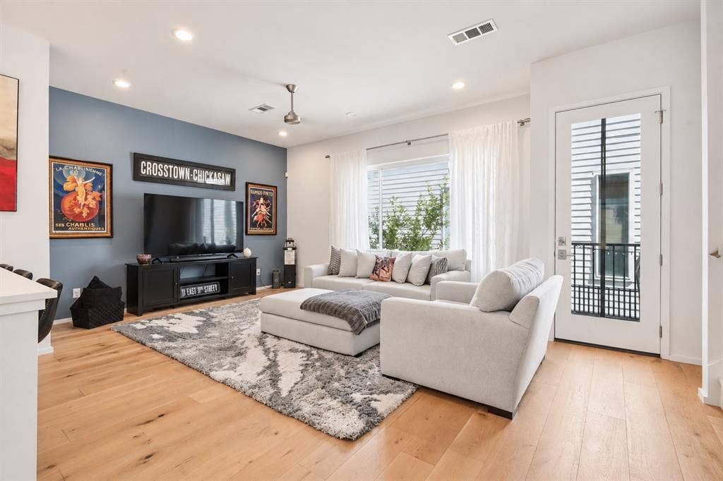 5923 Hudson Street, #103, Dallas, TX 75206 5923 Hudson Street, #103, Dallas, TX 75206