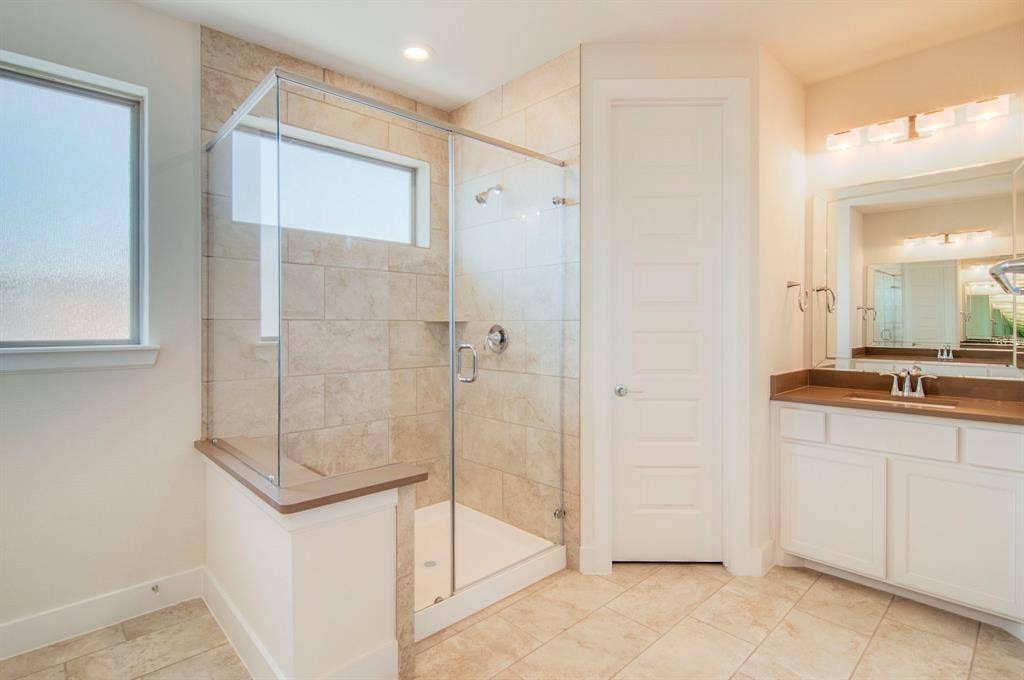 8221 Folcroft Lane, Dallas, TX 75231 8221 Folcroft Lane, Dallas, TX 75231