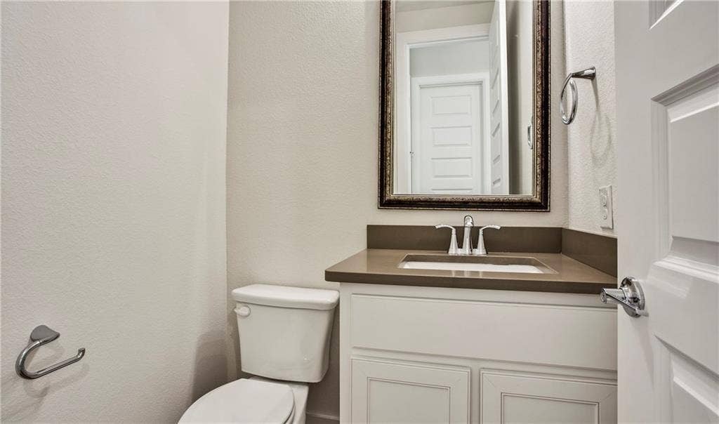 8221 Folcroft Lane, Dallas, TX 75231 8221 Folcroft Lane, Dallas, TX 75231