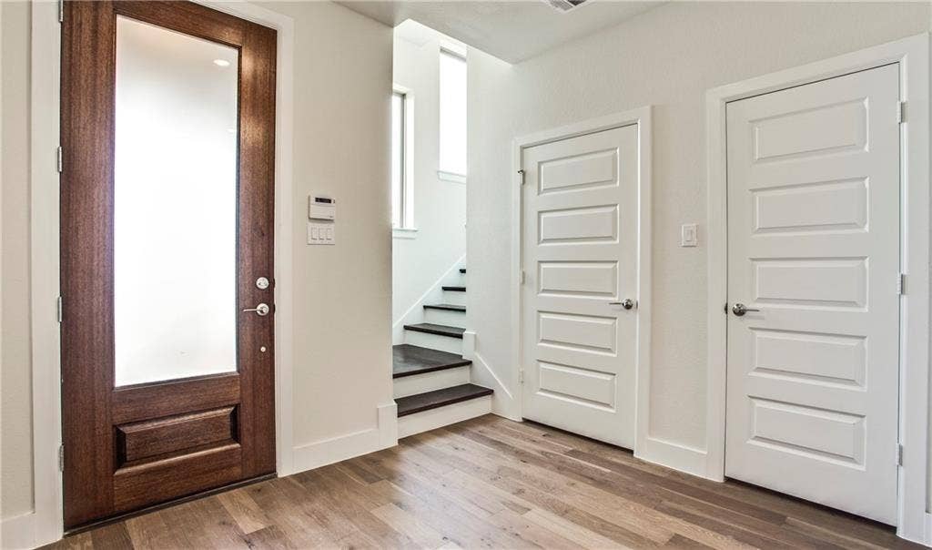 8221 Folcroft Lane, Dallas, TX 75231 8221 Folcroft Lane, Dallas, TX 75231