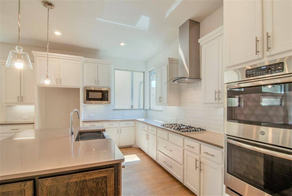 8221 Folcroft Lane, Dallas, TX 75231 8221 Folcroft Lane, Dallas, TX 75231