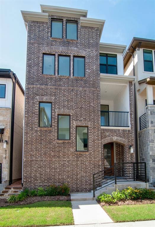 8221 Folcroft Lane, Dallas, TX 75231 8221 Folcroft Lane, Dallas, TX 75231