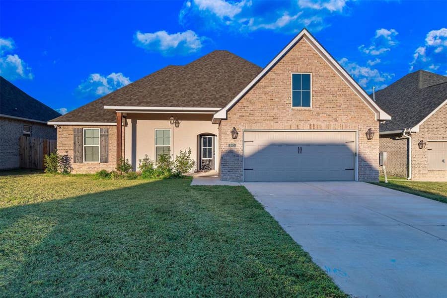 Property photo for 603 Gemstone Circle, Benton, LA