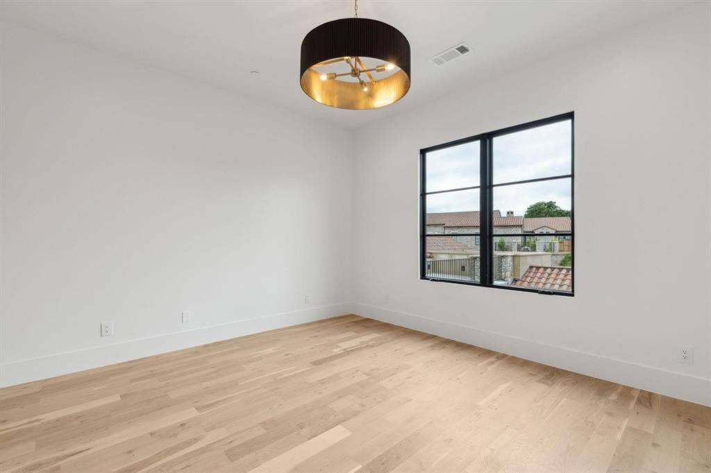 Upstairs bedroom