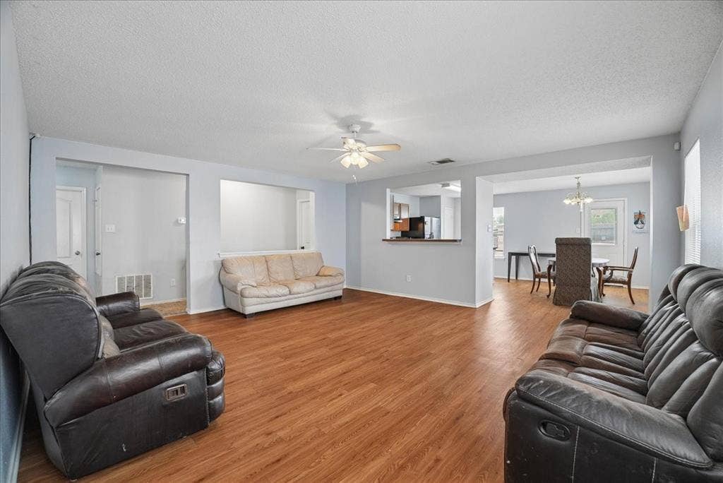 9103 Prairie Bluff Drive, Dallas, TX 75227 9103 Prairie Bluff Drive, Dallas, TX 75227