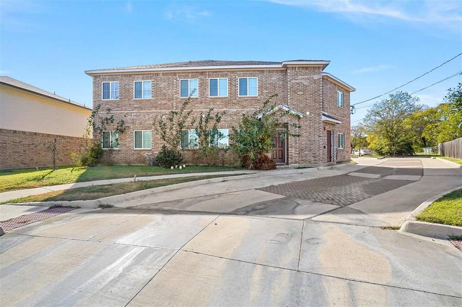 Property photo for 612 Meadow View Court, #101, Denton, TX