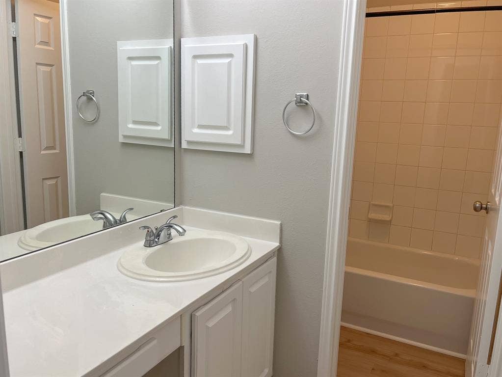 1617 Buena Vista Drive, Denton, TX 76210 1617 Buena Vista Drive, Denton, TX 76210