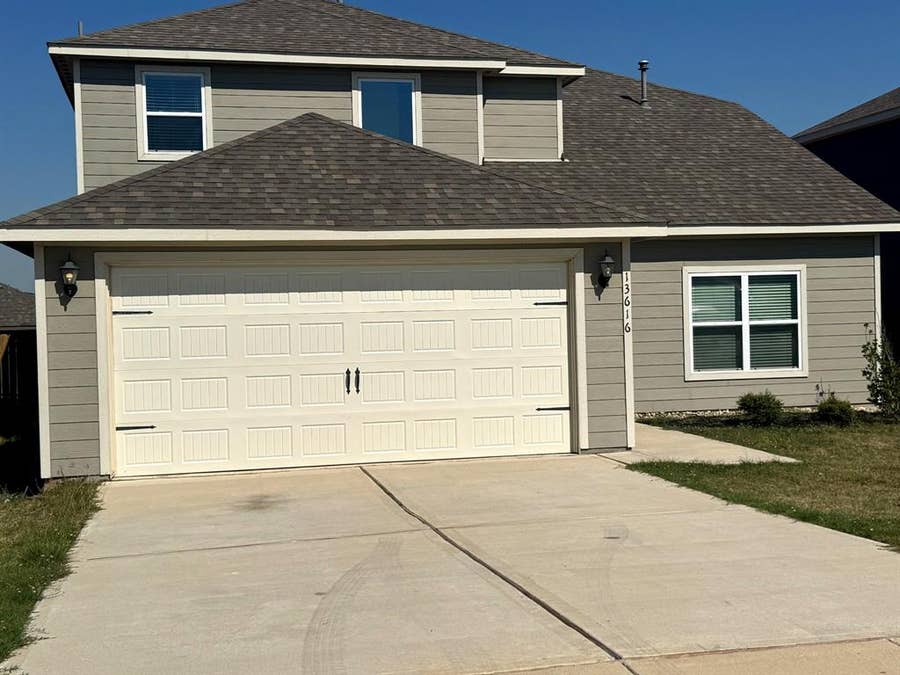 Property photo for 13616 Roosevelt Arch Drive, Ponder, TX