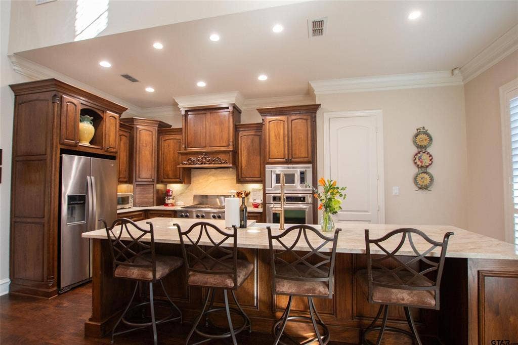 7130 Holly Square Ct., Tyler, TX 75703 7130 Holly Square Ct., Tyler, TX 75703