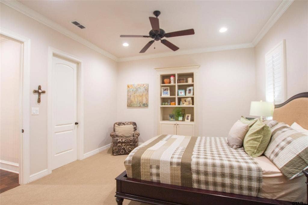 7130 Holly Square Ct., Tyler, TX 75703 7130 Holly Square Ct., Tyler, TX 75703