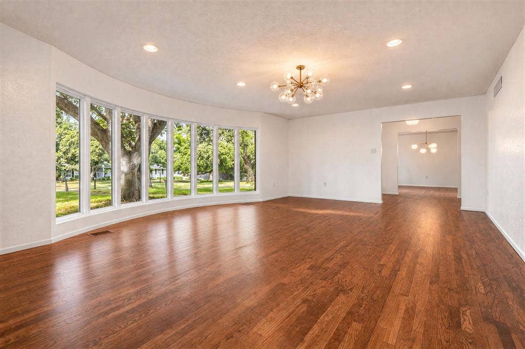 2625 Old Oaks Drive, Waco, TX 76710 2625 Old Oaks Drive, Waco, TX 76710