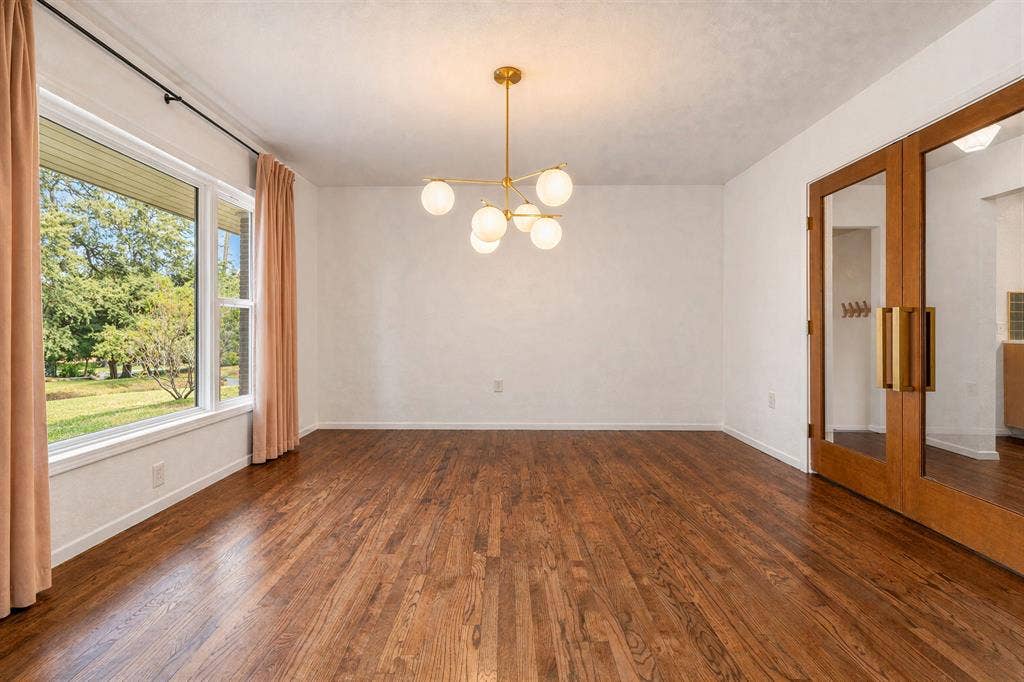 2625 Old Oaks Drive, Waco, TX 76710 2625 Old Oaks Drive, Waco, TX 76710