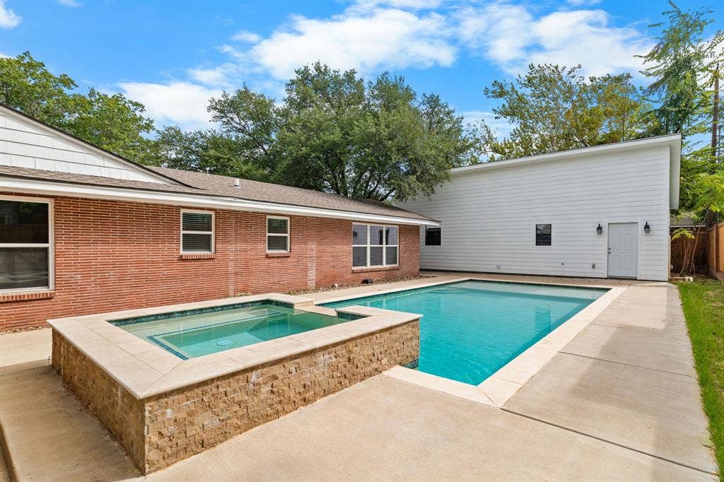 2625 Old Oaks Drive, Waco, TX 76710 2625 Old Oaks Drive, Waco, TX 76710