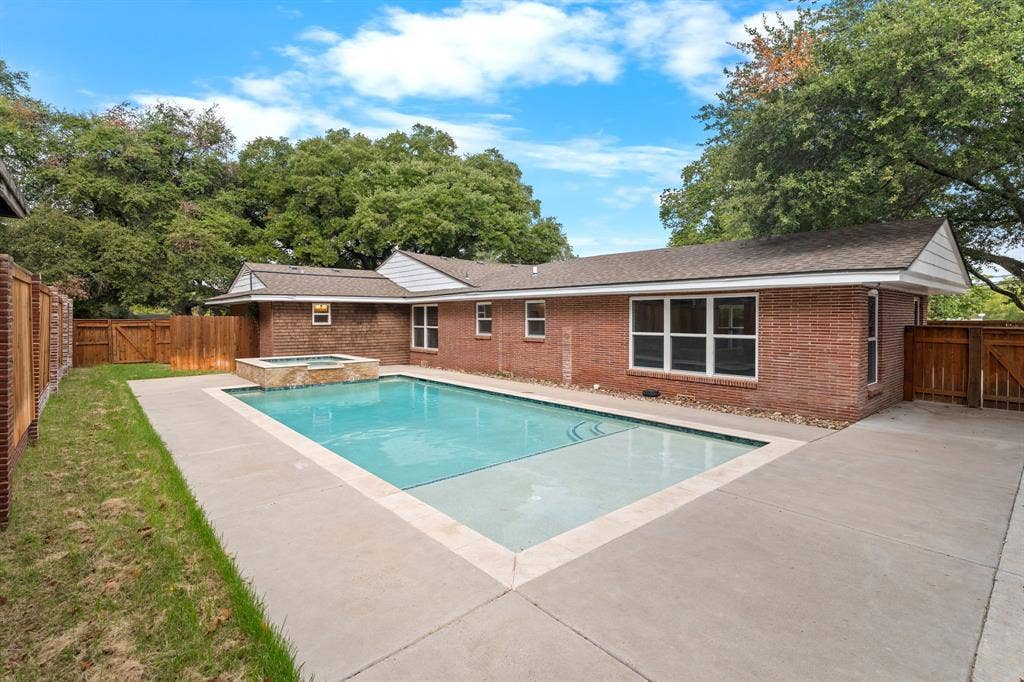 2625 Old Oaks Drive, Waco, TX 76710 2625 Old Oaks Drive, Waco, TX 76710