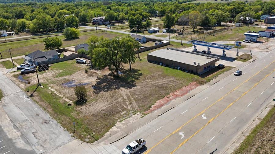 Property photo for 305 NW 2nd Street, Kerens, TX