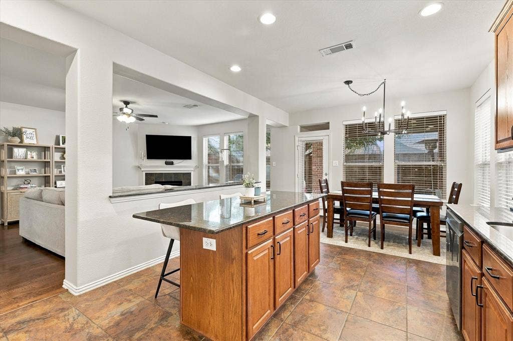 10621 Matador Drive, McKinney, TX 75072 10621 Matador Drive, McKinney, TX 75072