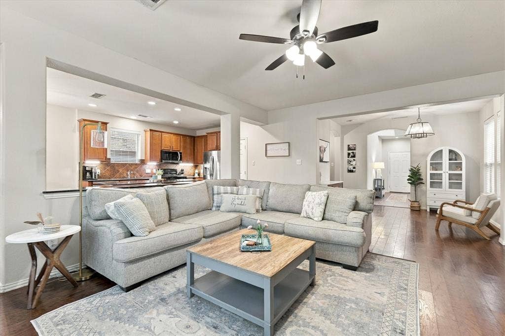 10621 Matador Drive, McKinney, TX 75072 10621 Matador Drive, McKinney, TX 75072