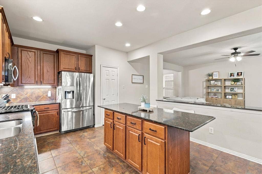 10621 Matador Drive, McKinney, TX 75072 10621 Matador Drive, McKinney, TX 75072