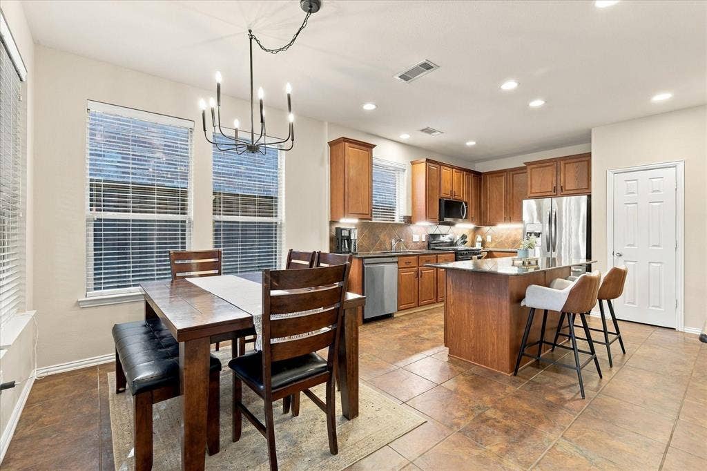 10621 Matador Drive, McKinney, TX 75072 10621 Matador Drive, McKinney, TX 75072