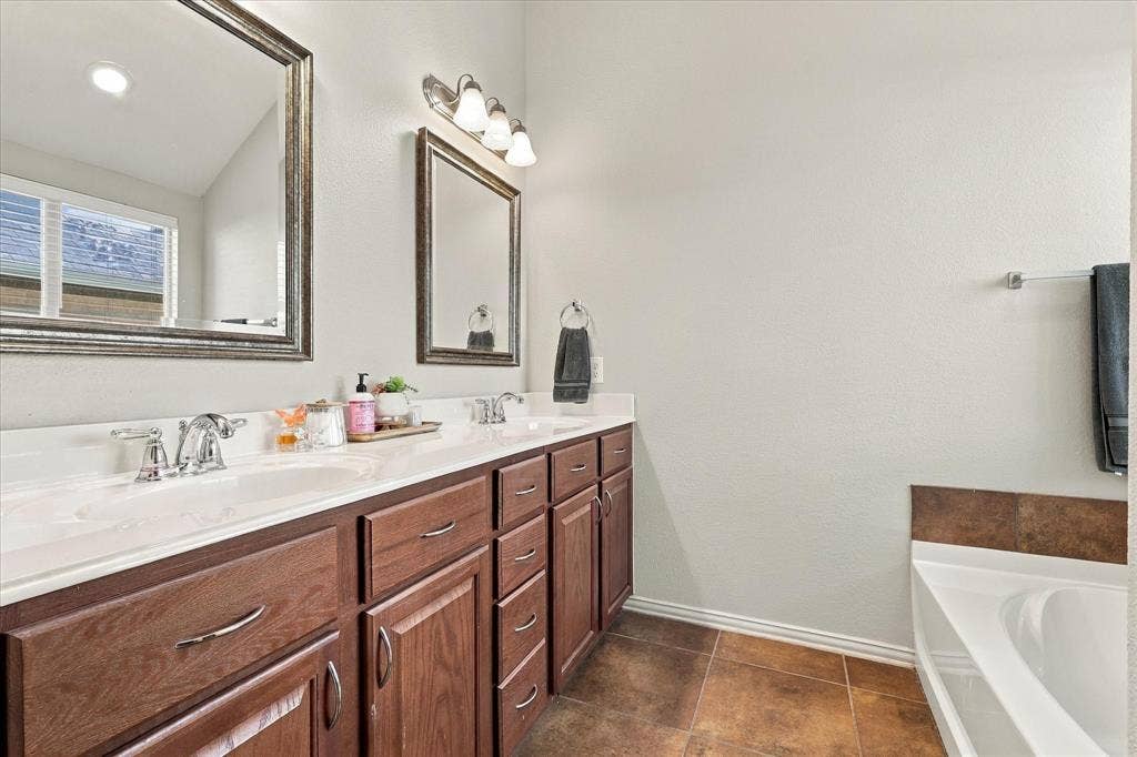 10621 Matador Drive, McKinney, TX 75072 10621 Matador Drive, McKinney, TX 75072