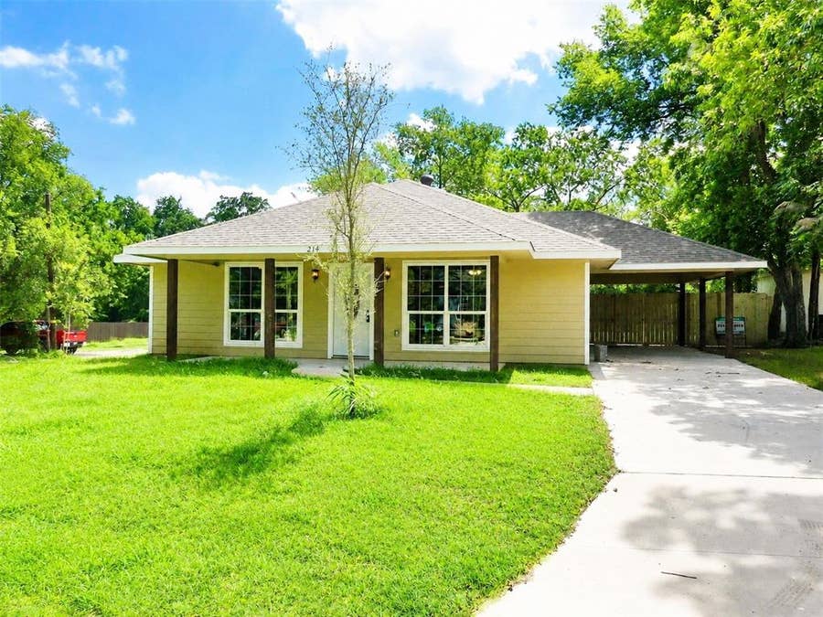 Property photo for 214 Braz, Bonham, TX