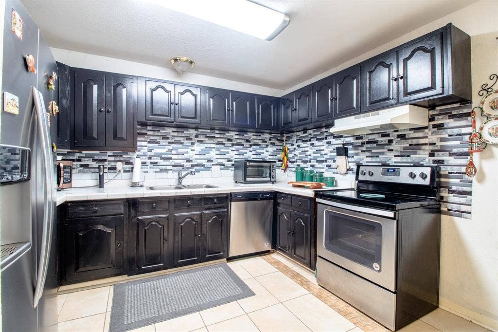 807 E 10th Street, Kemp, TX 75143