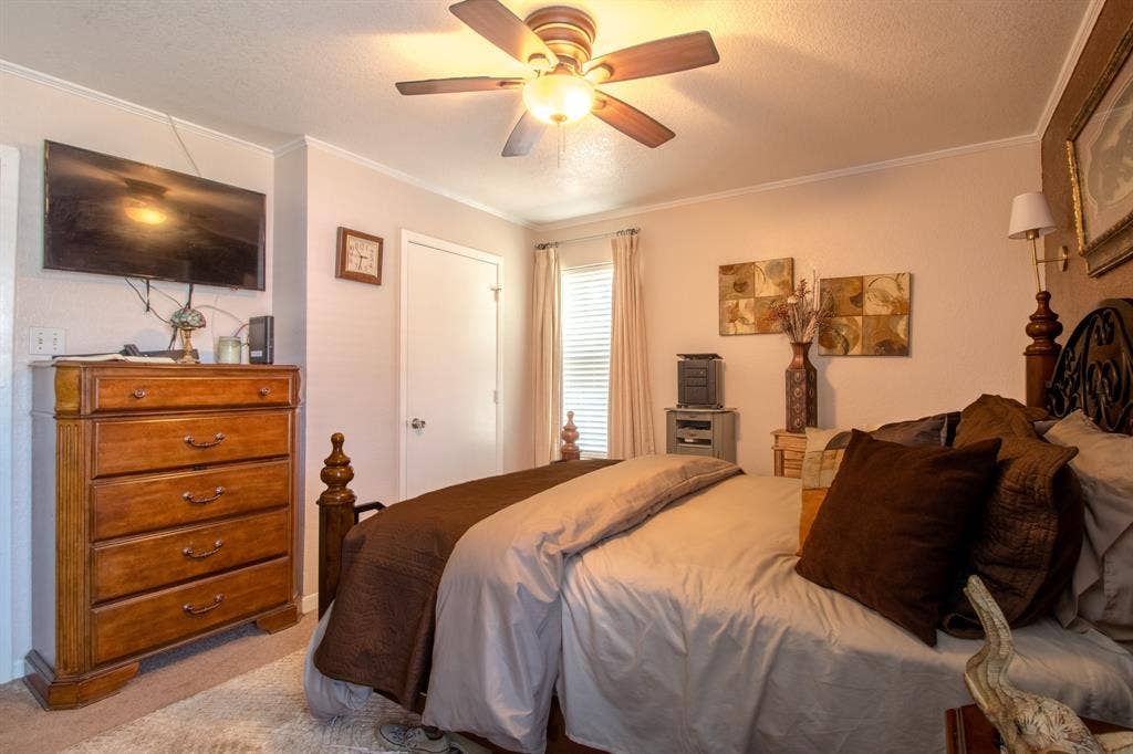 807 E 10th Street, Kemp, TX 75143