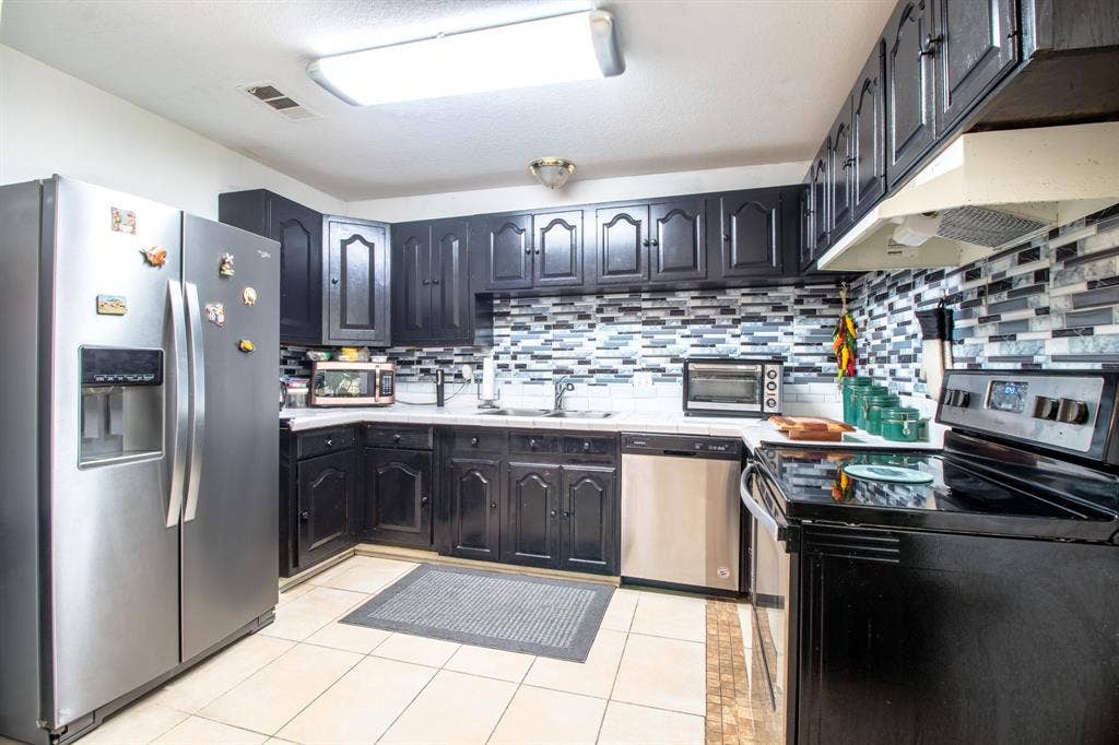 807 E 10th Street, Kemp, TX 75143