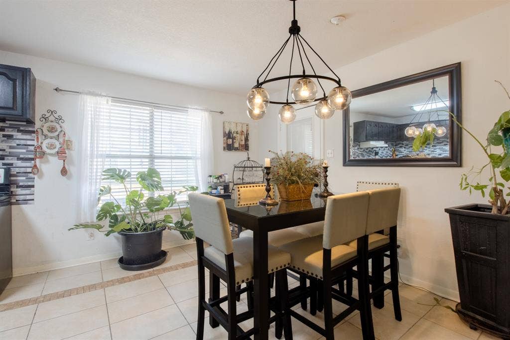807 E 10th Street, Kemp, TX 75143