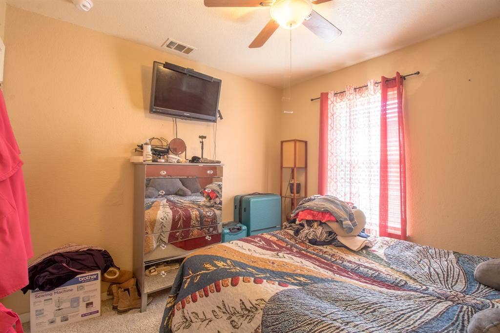 807 E 10th Street, Kemp, TX 75143