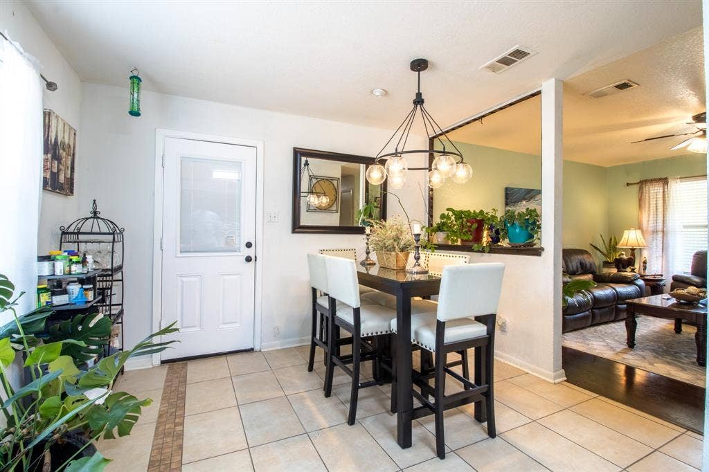 807 E 10th Street, Kemp, TX 75143