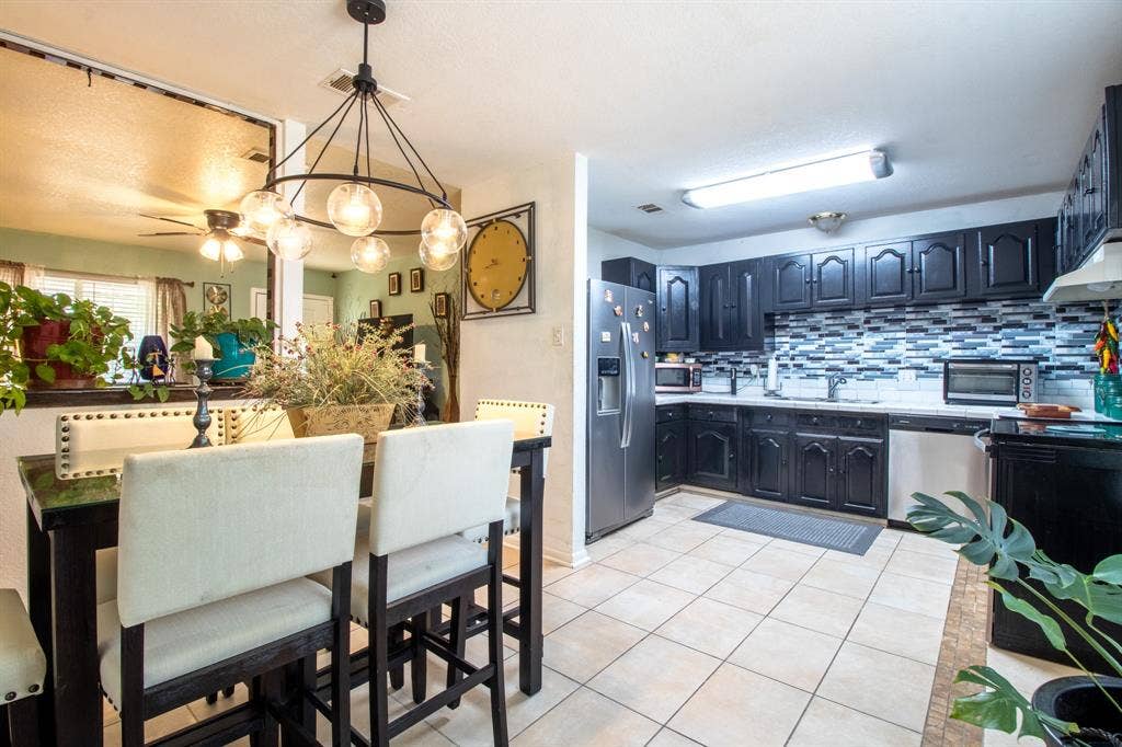 807 E 10th Street, Kemp, TX 75143