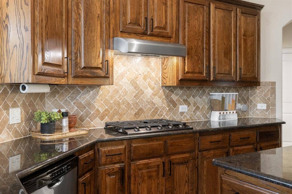 2901 Regents Park Lane, Garland, TX 75043 Samsung smart gas stove
