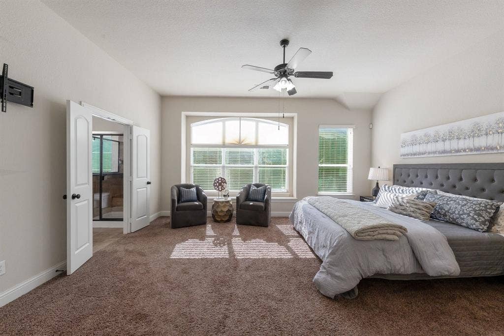 2901 Regents Park Lane, Garland, TX 75043 Enter the Luxury Master Suite