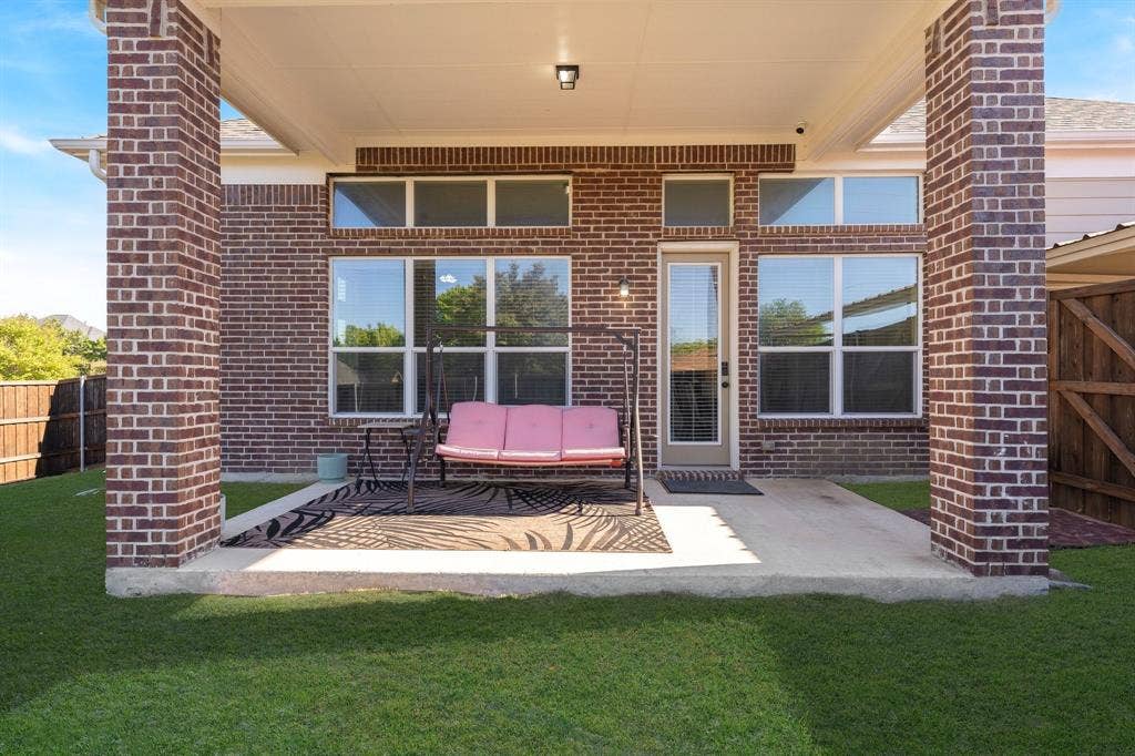 2901 Regents Park Lane, Garland, TX 75043 Cover 18x10 patio