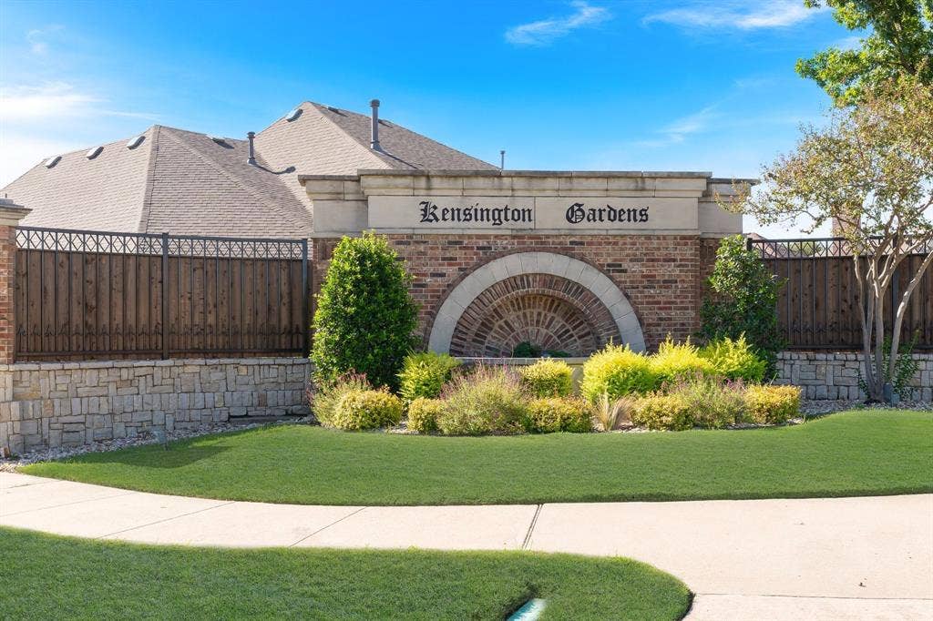 2901 Regents Park Lane, Garland, TX 75043 Kensington Gardens Entry
