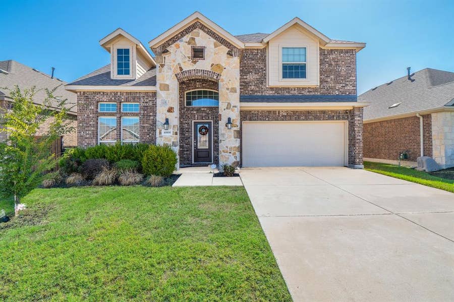 Property photo for 10808 Blaze Street, Aubrey, TX