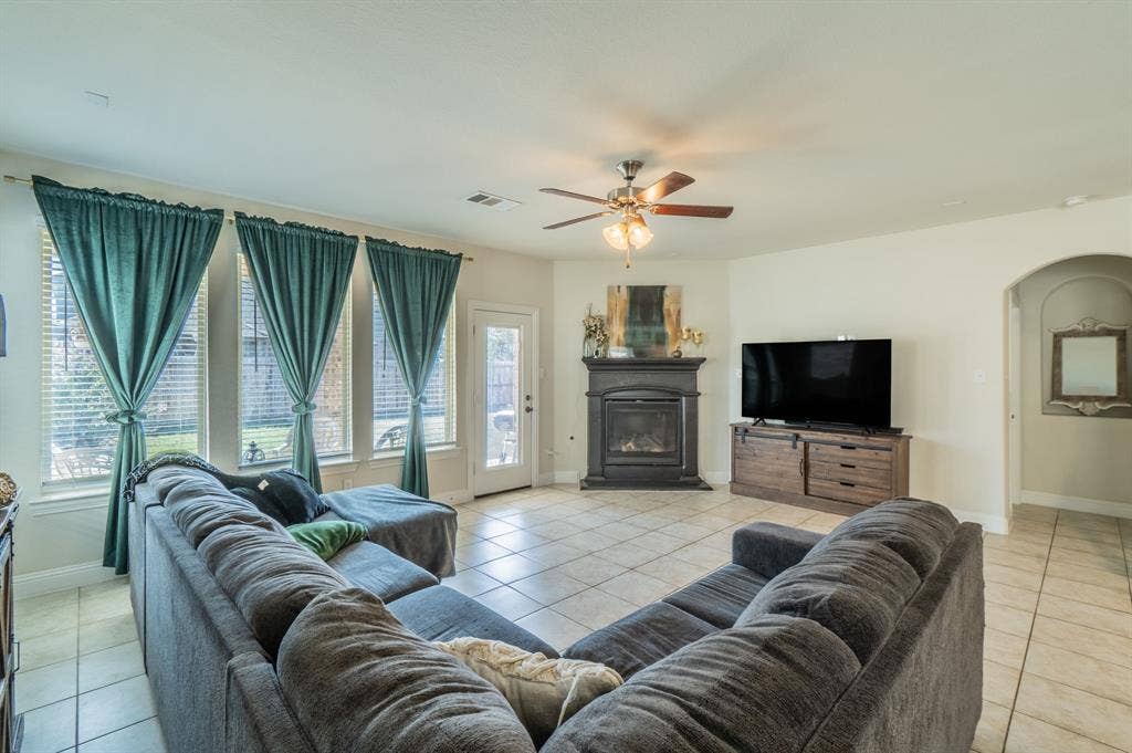 10808 Blaze Street, Aubrey, TX 76227