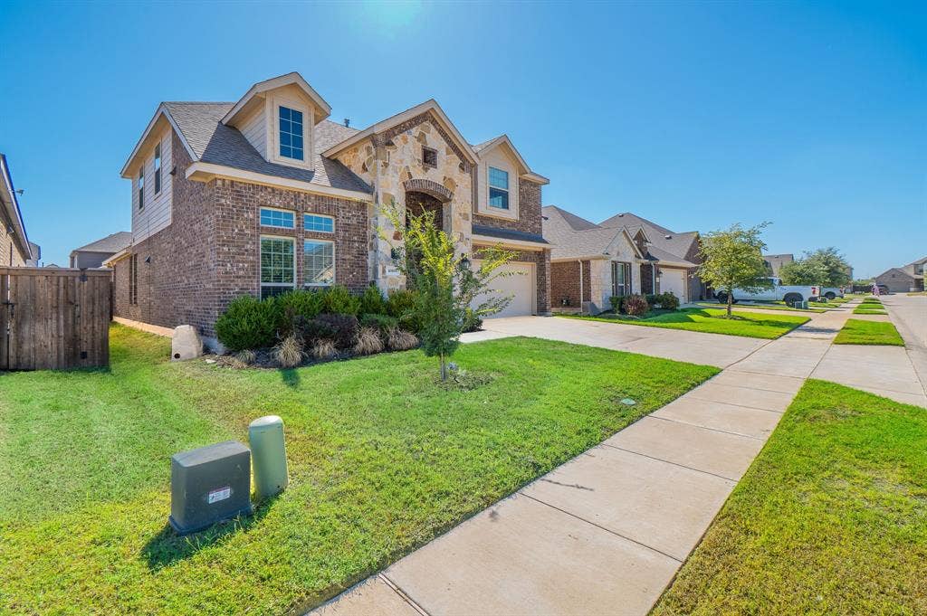 10808 Blaze Street, Aubrey, TX 76227