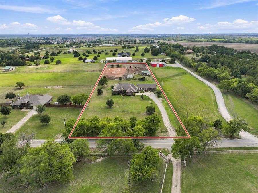 Property photo for 1422 County Road 377, Van Alstyne, TX