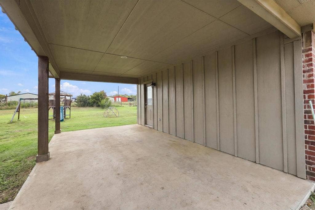 1422 County Road 377, Van Alstyne, TX 75495