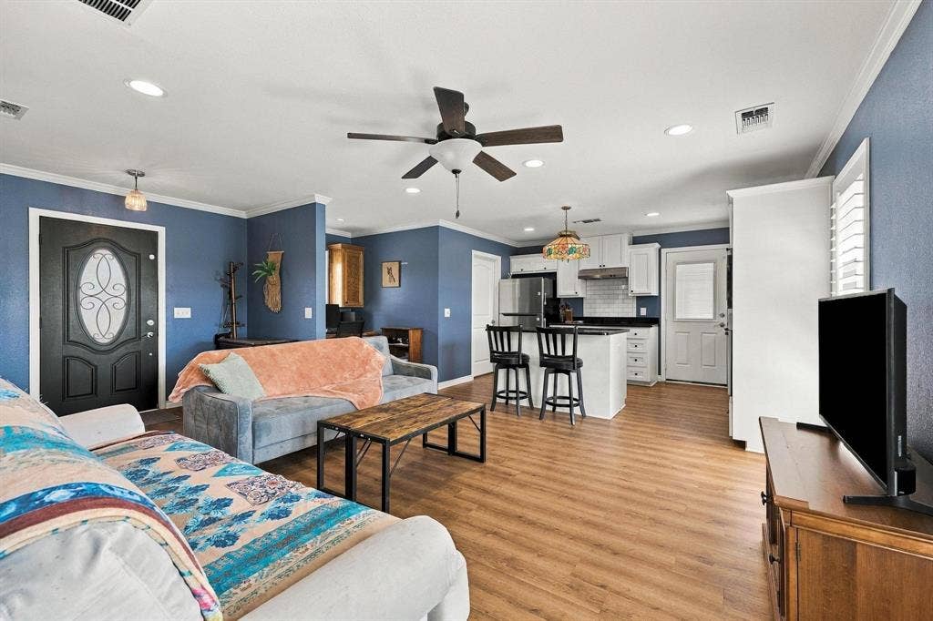 1422 County Road 377, Van Alstyne, TX 75495