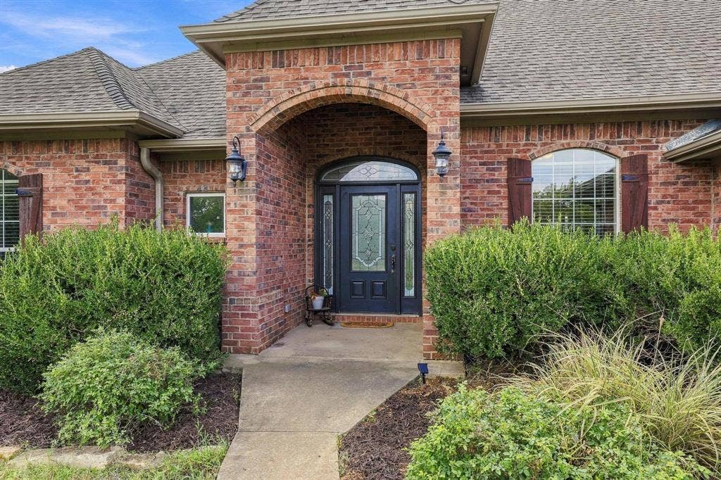 1422 County Road 377, Van Alstyne, TX 75495