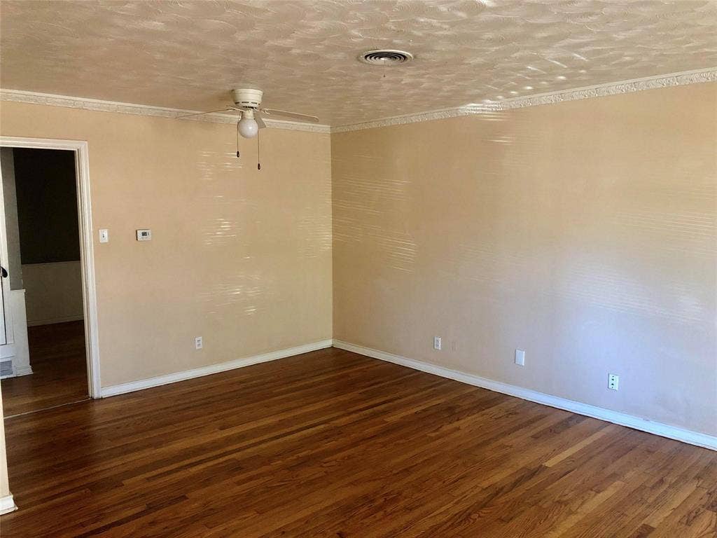 2204 Healey Drive, Dallas, TX 75228 2204 Healey Drive, Dallas, TX 75228