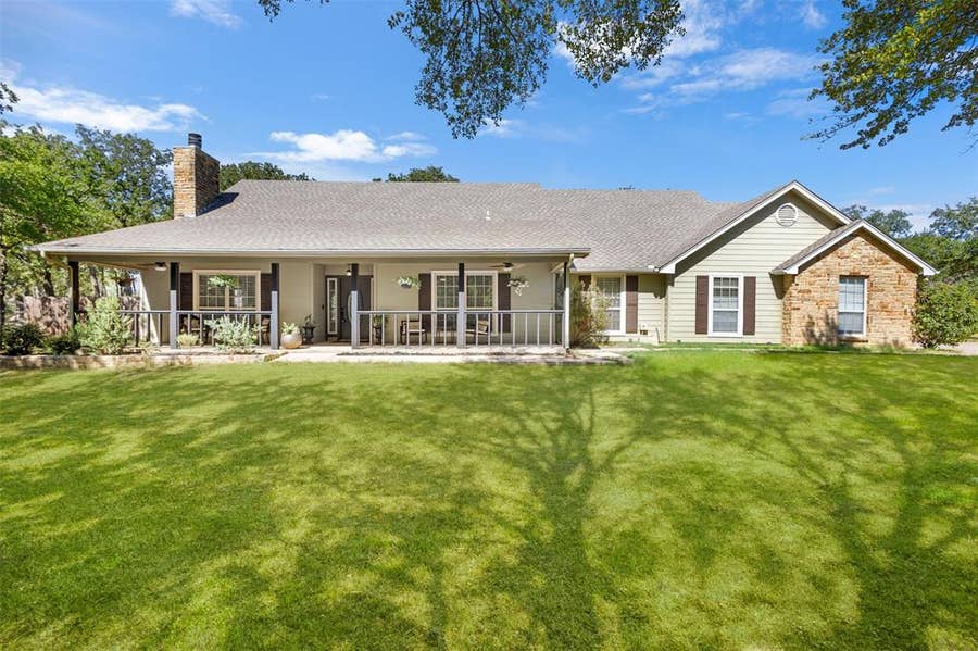 Property photo for 512 Post Oak Drive, Newark, TX
