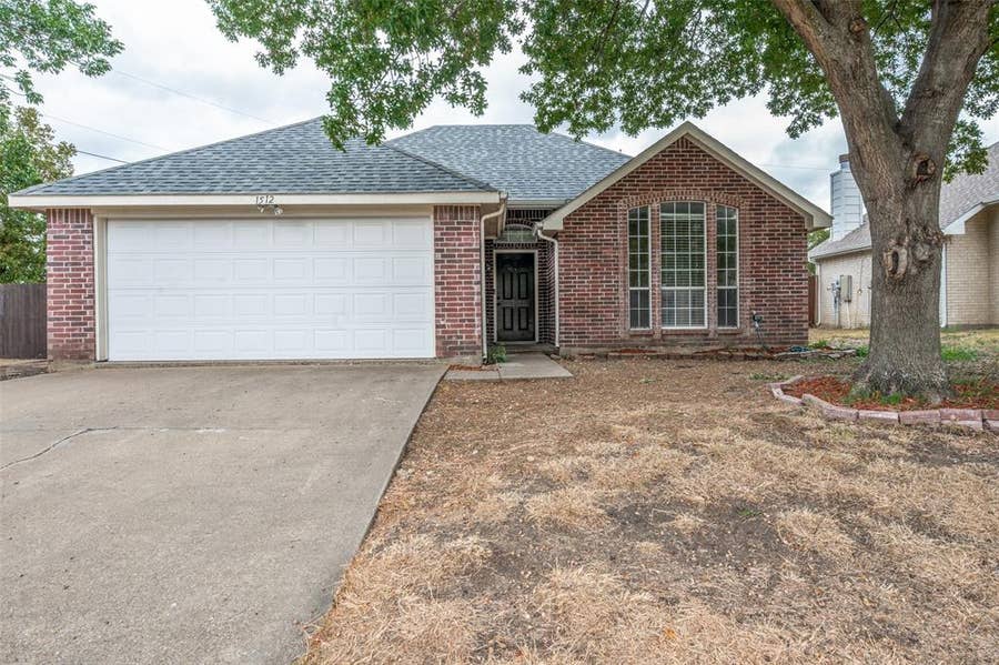 Property photo for 1512 Manitoba Lane, Glenn Heights, TX