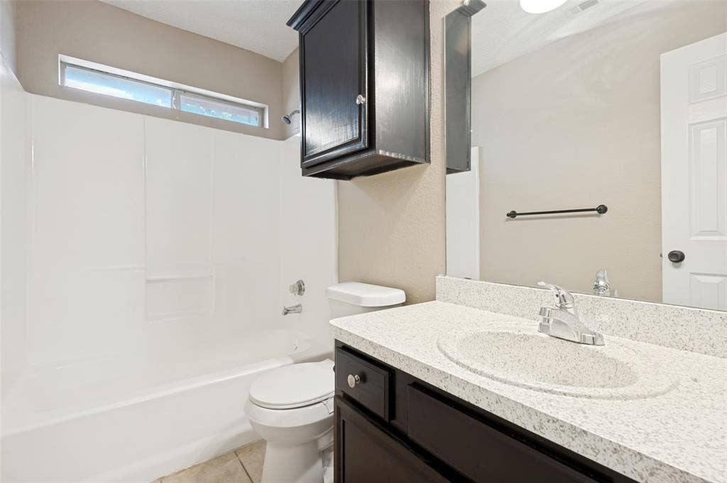 1512 Manitoba Lane, Glenn Heights, TX 75154 1512 Manitoba Lane, Glenn Heights, TX 75154