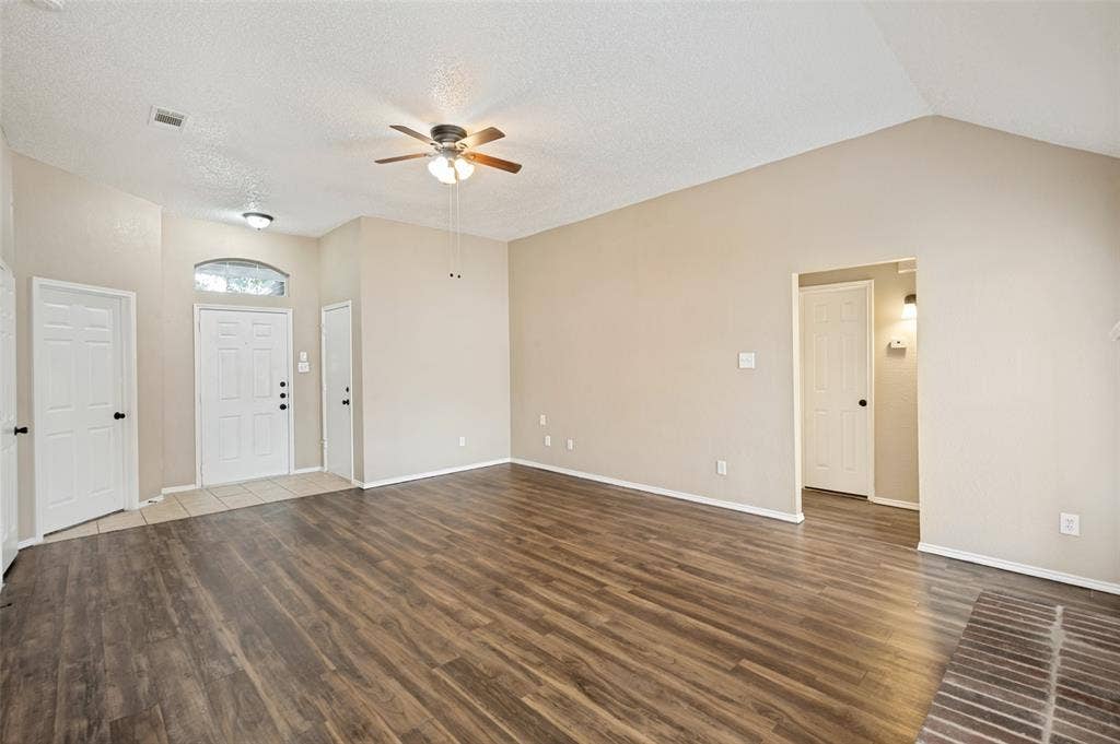 1512 Manitoba Lane, Glenn Heights, TX 75154 1512 Manitoba Lane, Glenn Heights, TX 75154